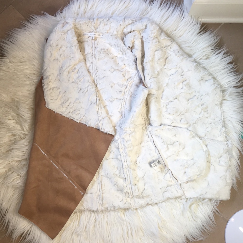 Shearling Vest - Picture 7 of 7